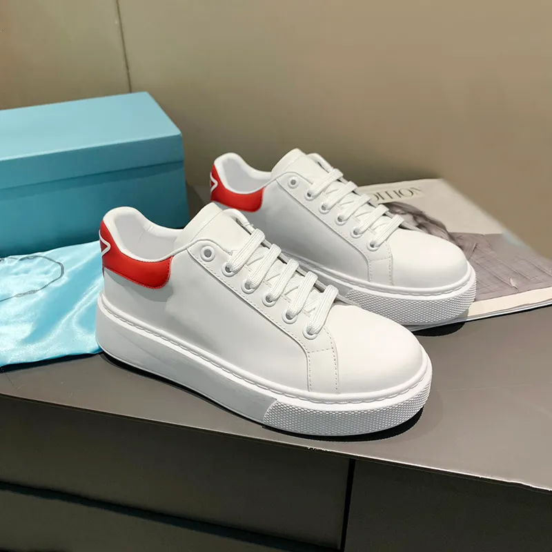 Pradity Wit Zwart Leer Macro Sneakers Casual Platte Schoenen Heren Dames Tennis Sneaker Sportieve Schoen Driehoek Op Hak Trainer Dikke Lichte Rubberen