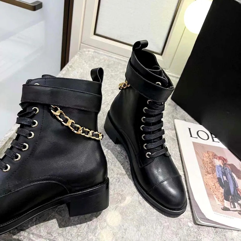 Luxury designer Women`s platform Martens Stylish Versatile casual ankle boots Elastic  Boots Outdoor Desert boots Fall/Winter size 35-41 belt box