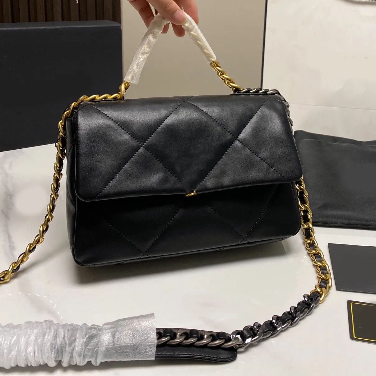 Duża torba z klapką Beżowy Torby na ramię Crossbody Autentyczna skóra naturalna Diamentowa krata Długie Srebrne/złote łańcuszki Pasek Średni Messenger Modne torebki Torebki Lady