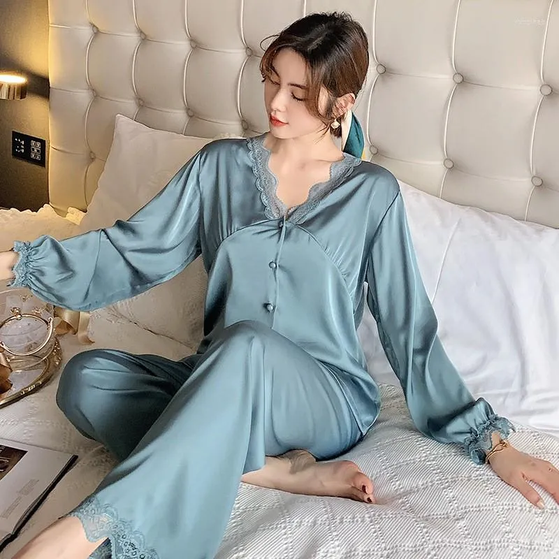 Vêtements à la maison V-Neck Femmes Pyjamas Sexe vêtements de sommeil Satin deux pièces Lace Pjs Pjs Bouton-Dow