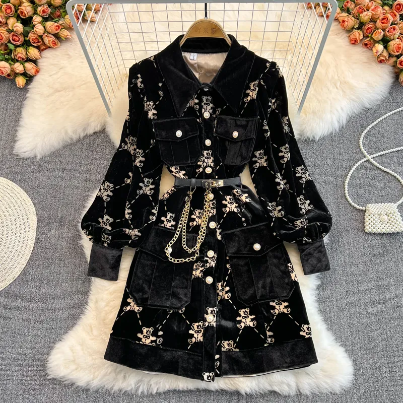 Autumn and winter Hepburn style small black dress goddess style close waist show thin bear printed single breasted lapel gold velvet skirt