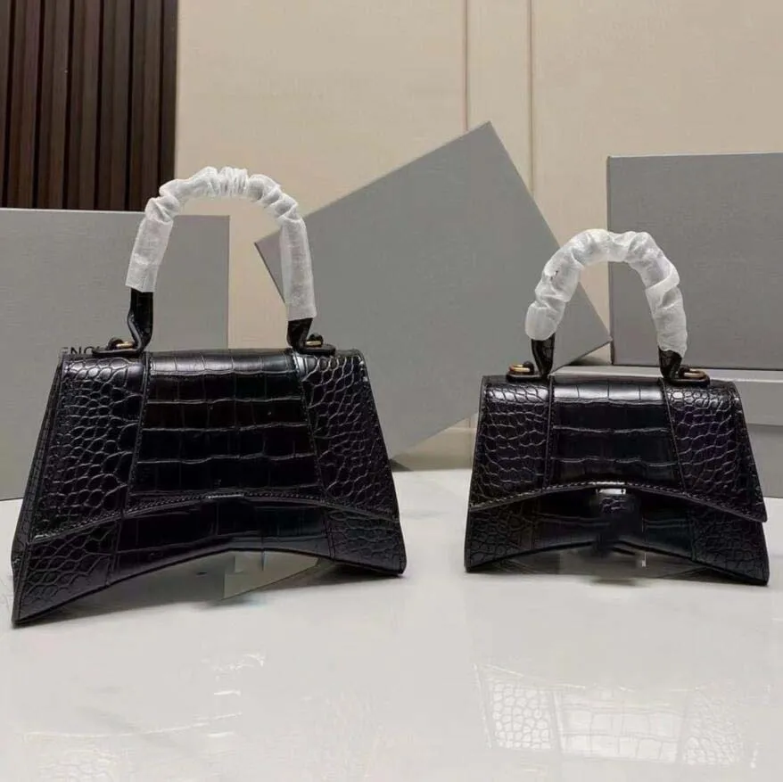 2022 Hot Lady shopping Bags Fashion Handbags Women Totes Shoulder Cross Body Half Moon Luxury Genuine Leather Classic Retro Purse wallets handle square