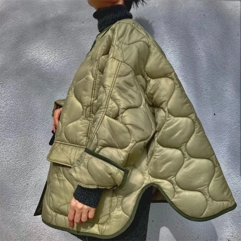 Womens Down Parkas Clinkly Designer Autumn Winter Army Green Pufferjackets för kvinnor Casual Fashion Warm Breasted Cotton Quilted Coat Pockets 220929