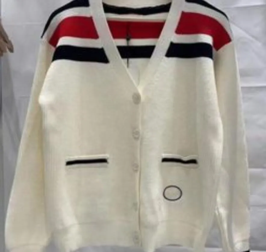 Designer-Damenpullover, koreanische Version des Cardigan-Pullovers mit V-Ausschnitt und kleinem Duft