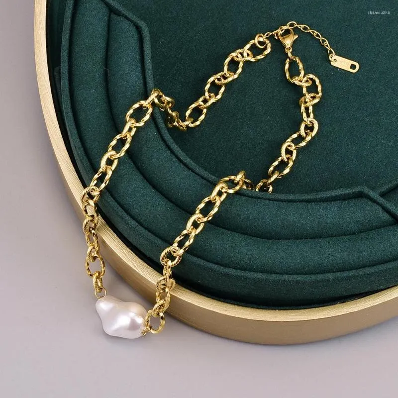 Chains L207 Wholesale Simple Gold Necklace Bucklow Big Pearl Twist Female Summer Clavicle Chain Design Year Gift