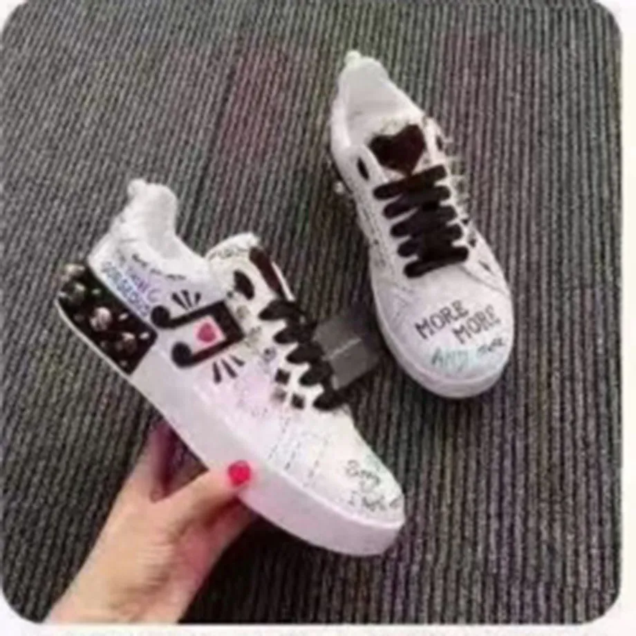 Schoenen dames herfst echte lederen sneakers graffiti print platform ontwerper schoenen bling klinknagels letters flats schoenen maat 34-45 mkjkk0000006