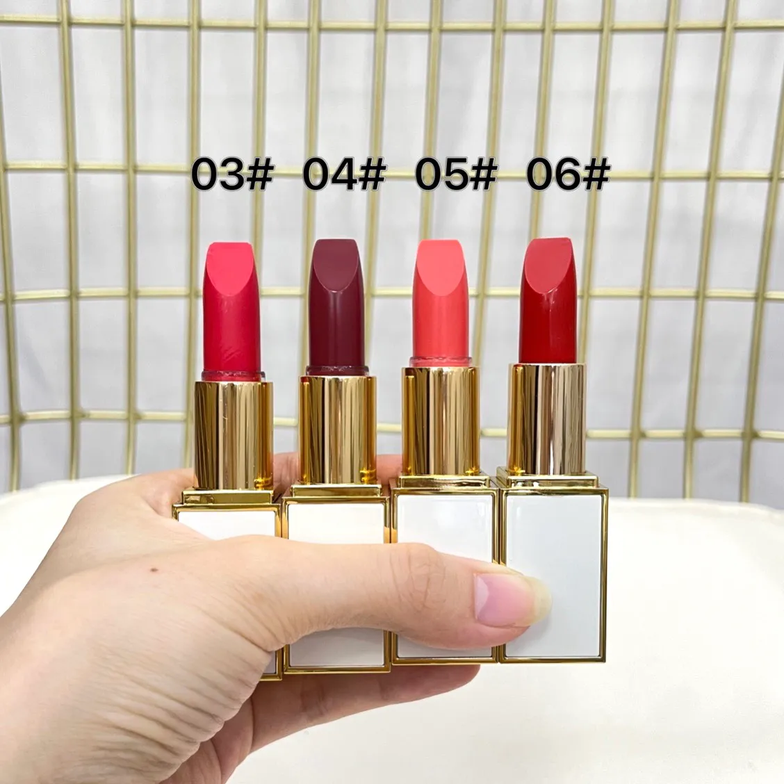 Marca por atacado Lipstick Lip Color Sheer 3G 05 Affair Lip Makeup Fácil de usar longa qualidade de alumínio branco de alumínio branco