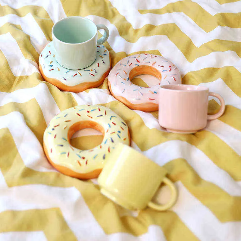 Donut Cup Set Creative Home Coffee Cup Saucer Water Mug med dessertplatta Keramiska bordsartikel Kaffemuggar Taza T220810