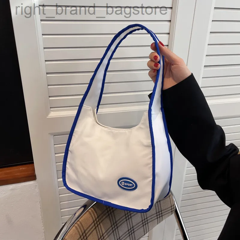 Сплошные простые сумки Женщина Японская Хараджуку Студент Студент Студент Плековой плечо крышка верхняя ручка дешевая белая стеганая сумка W220810