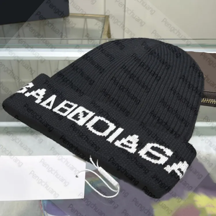 Beanies de marca cálida para mujeres Men Diseñador de invierno Tapas Knit Knit Beanie Street Hats Bonnet Black White Skull Cap6708833333