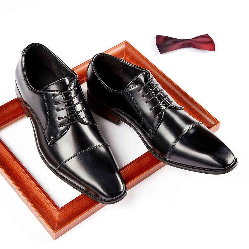 Sapatos de vestido 2022 Novos sapatos de couro para homens vestidos de negócios de trabalho único no local de trabalho Trendência 220811