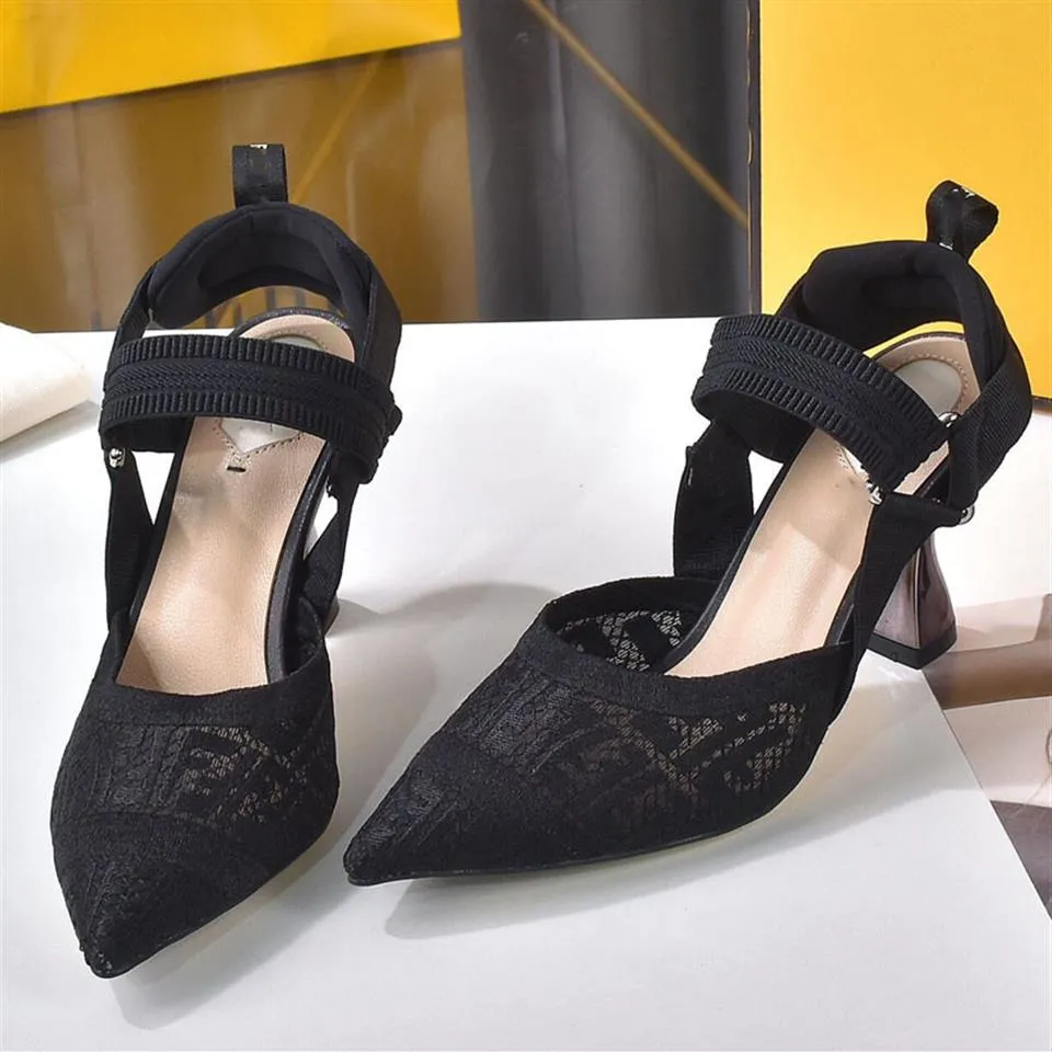 Designer sandálias de salto alto Sapão de moda de verão Tamanho 35-42 STILETTO HEE 8 5cm Office Shoess270N