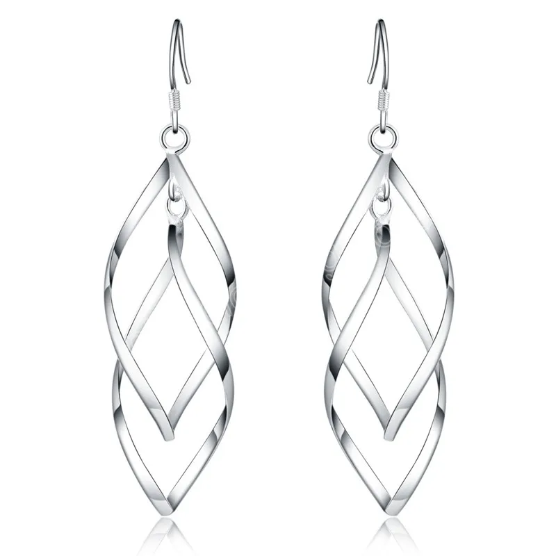 Boucles d'oreilles endemblées en argent sterling de haute qualité.