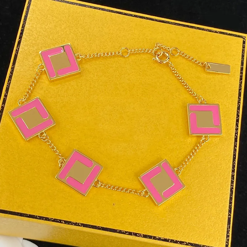 Designer pulseira de ouro luxos designers carta fivela pulseira moda jóias homens mulheres amor coração pulseiras com caixa