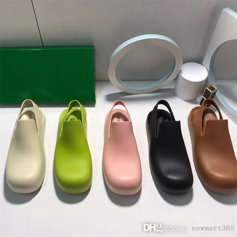 Designer femmes sandales gelée chaussures de pluie 2022 nouvelles pantoufles à semelle épaisse en caoutchouc de couleur bonbon avec boîte