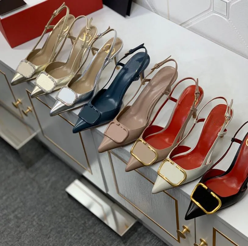 Marka Kadınlar Sandalet Perçin Yüksek Topuklu 8cm Stiletto Kırmızı Düğün Gelin Ayakkabı Deri Metal Toka Tek Perçin Noktalı Seksi Ayakkabı