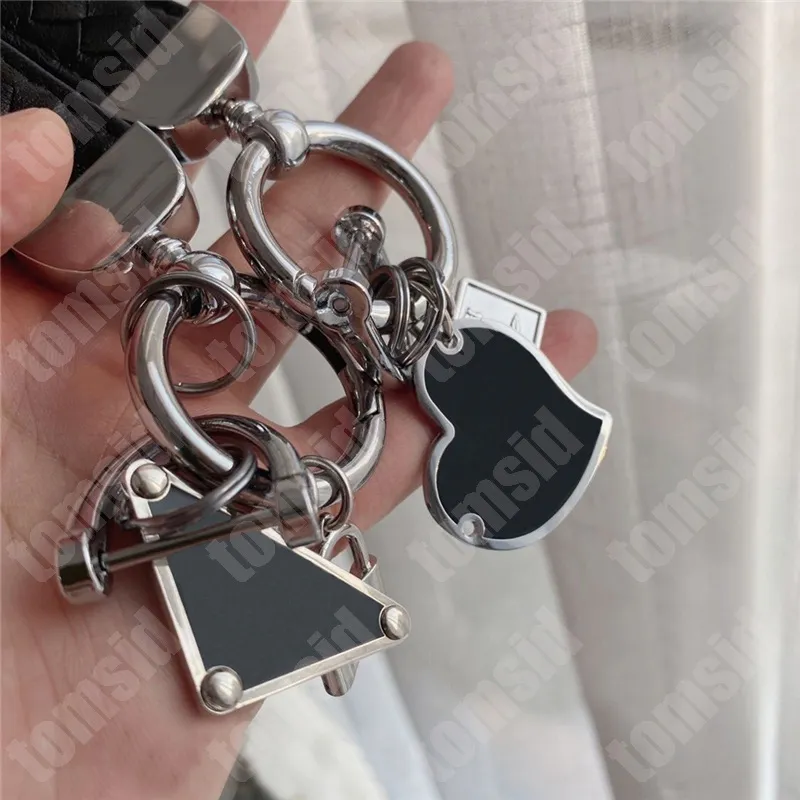 Trendy Designer Keychains For Women Mens Car Key Ring Brand Black Heart Leather Key Chains Stainless Steel Bag Pendant Luxury Keyring