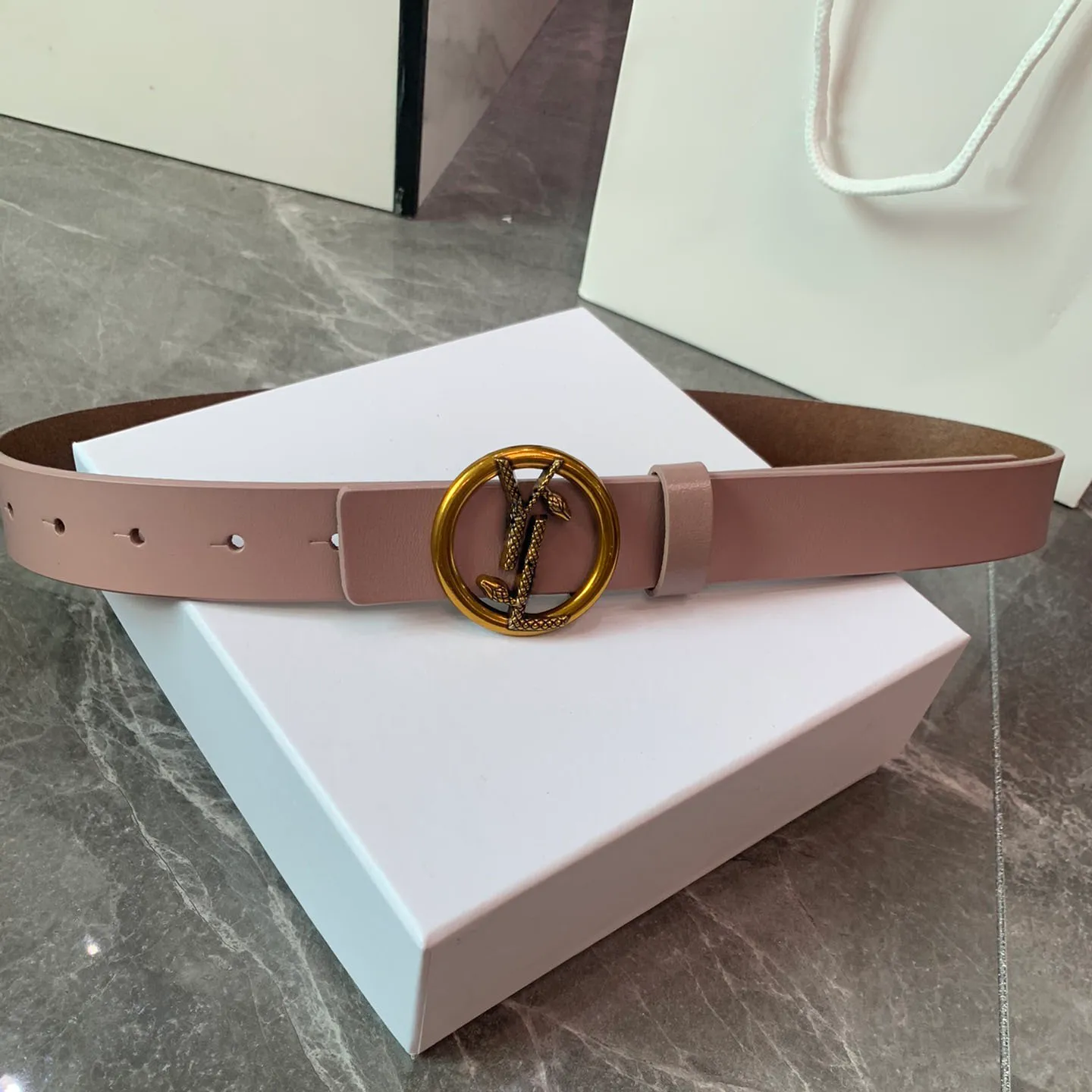 Luxurys Women Belts Designers Belt Fashion Mens and Womens Leisure高品質ビンテージ2.8cmウエストバンドゴールドバックル8スタイル