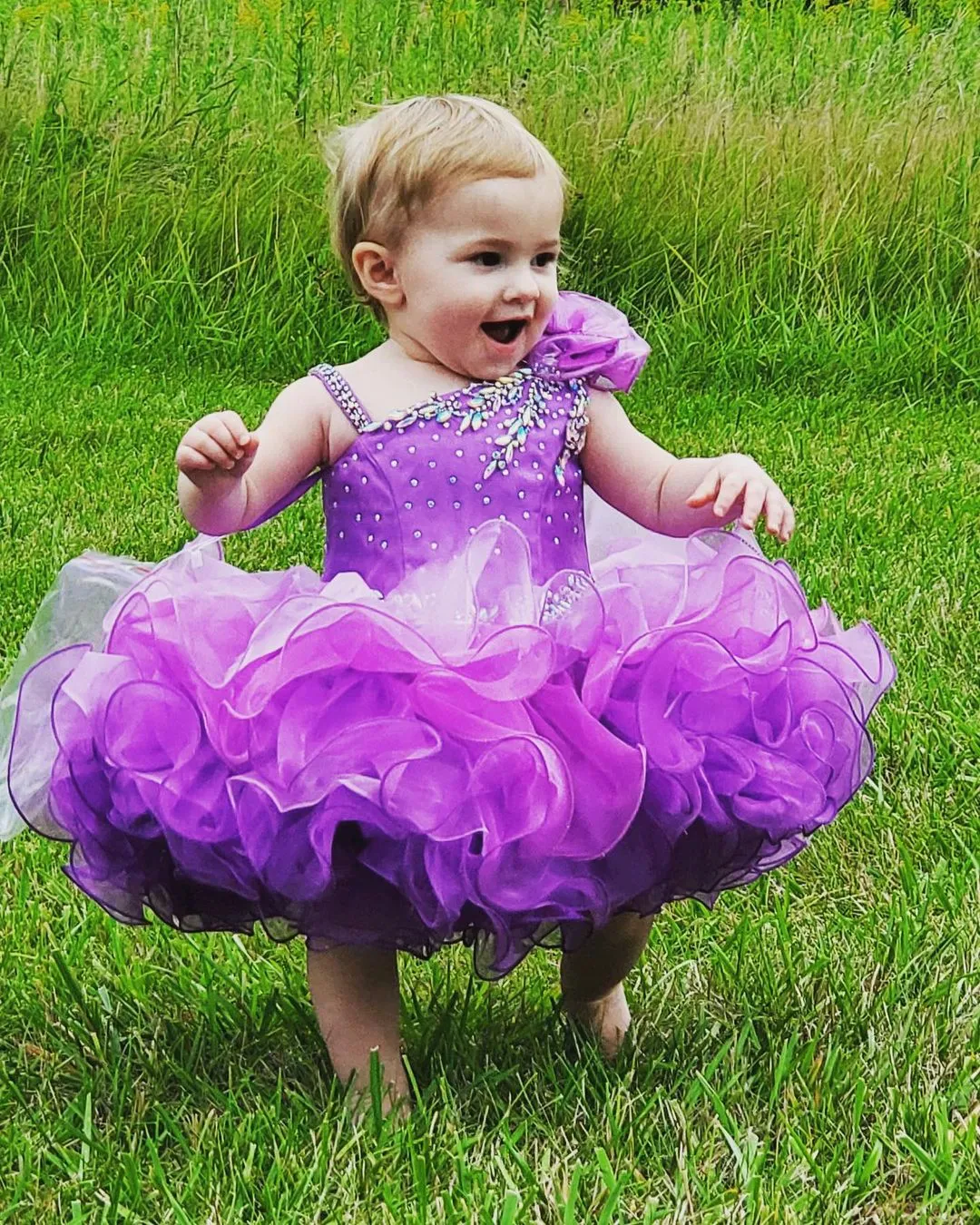 Girl Cupcake Pageant Dress For Little Miss 2023 Ombre Purple Glitz Baby Kids Birthday Party Gown Spädbarn Småbarn Designer Yellow-Orange Floral Ruffle Mini Real