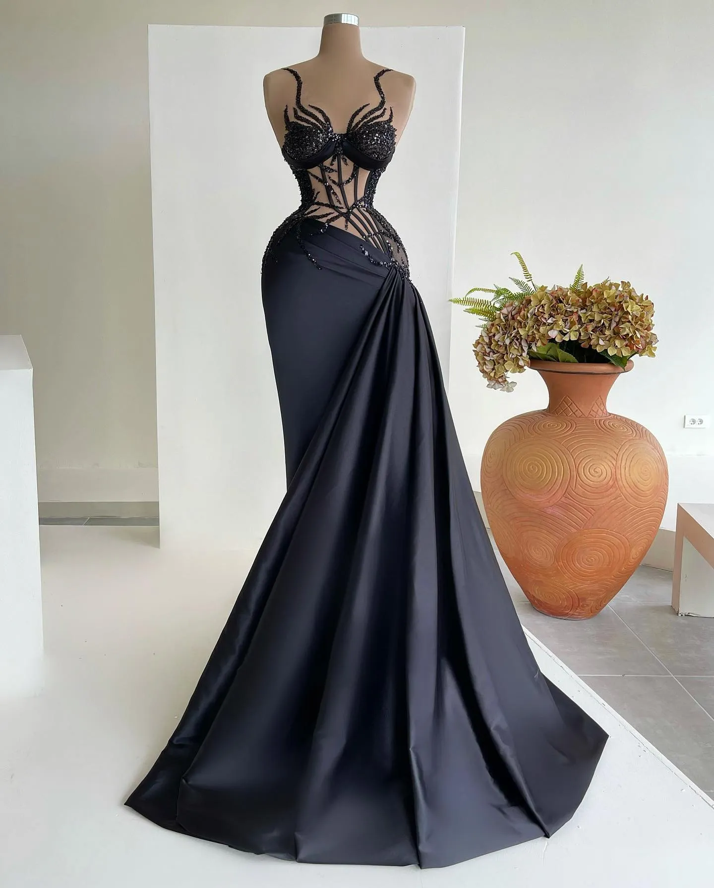 Sexy Black Mermaid Prom Dresses Beaded Boned Illusion Neck Women Gowns Sweep Train Satin Formal Evening Dress