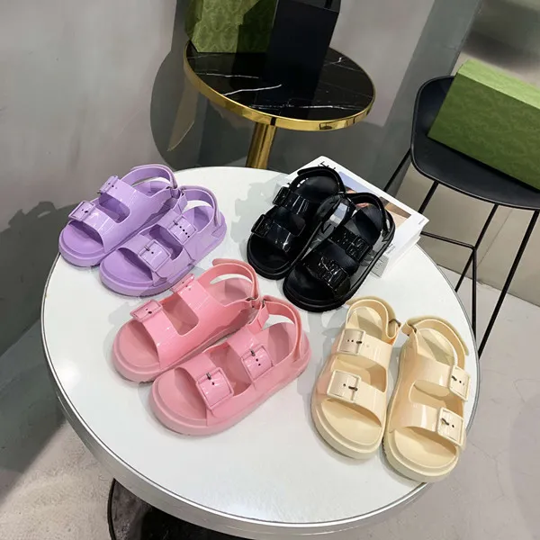 Fashion Classic Ladies Sandals Sandalen Designer Candy Color Jelly Flat Sandalen Rubber platform Hoge hakken Niet-slip Buiten Travel Beach Laarzen Zachte zool Flip-flops