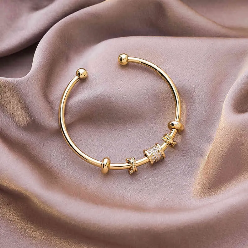 Bangle Designer French Elegant Shiny Cz Stone Brass Gold Bangles for Women Ladies Geometric Cross Adjustable Open Charm Bracelet Party 2024 02121