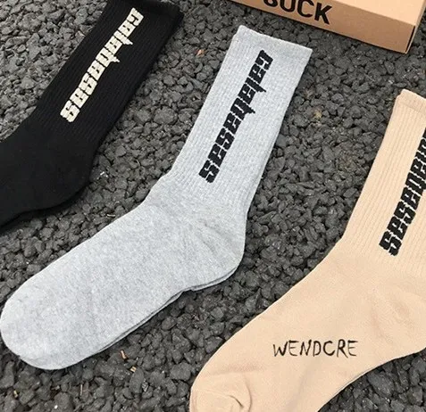 Mens Socks Sezon 6 Calabasas kaykay moda Mens Mektup Baskılı Çorap Spor Çorapları Çoraplar Hip Hop