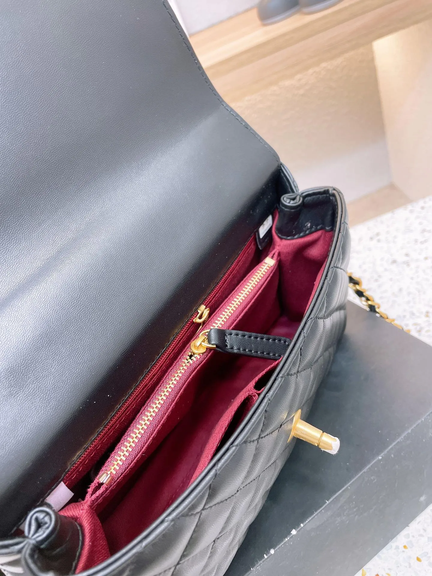 top quality Crossbody Designer Bags luxurious Small 25cm fashion bag shoulder designers women handbags lambs leather clutch with badge gold chain flap purse wallet
