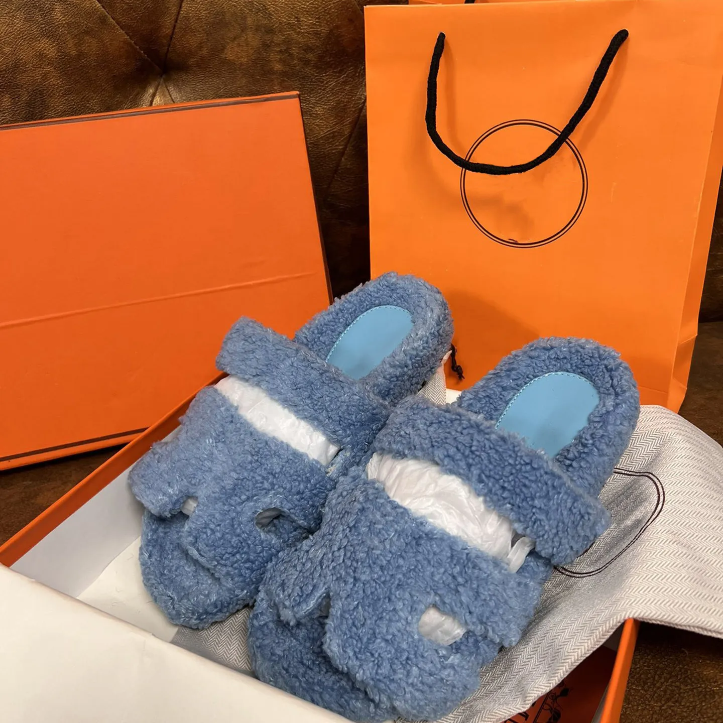Furry slide online on slippers