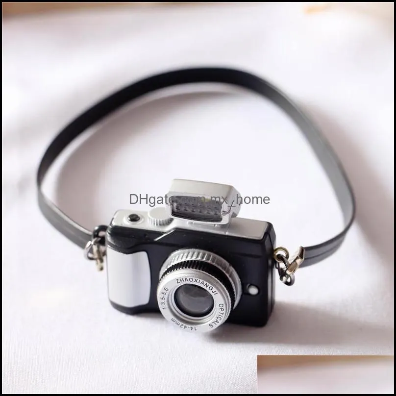 Doll -accessoires 1 PC Fashion Super schattig mini retro camera poppenhuis miniatuur decoratie speelgoed voor kinderen cadeau mxhome drop de mxhome dhrbl