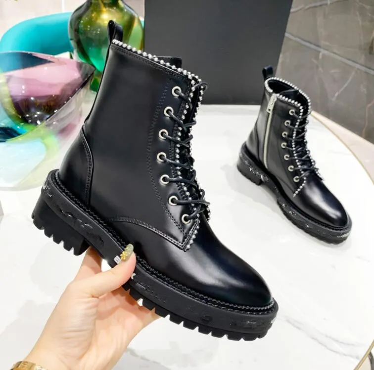 Designer Women Boots Glossy Leather Re-Nylon Boot Martin Boots Brand Girls Boys Rubber Booties Fashion Comfortable Lace-Up Shoes 35-41