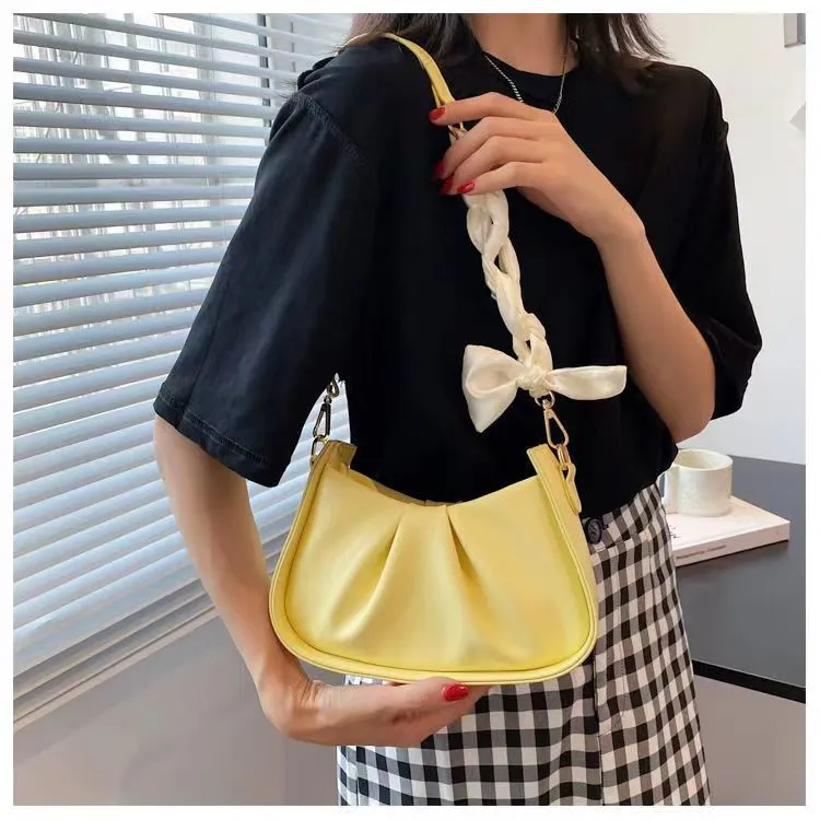 Global Free Express HBP Production Of Linen Cosmetic Bag Containing Global Free Express HBP Production Of Linen Cosmetic Bag Containing