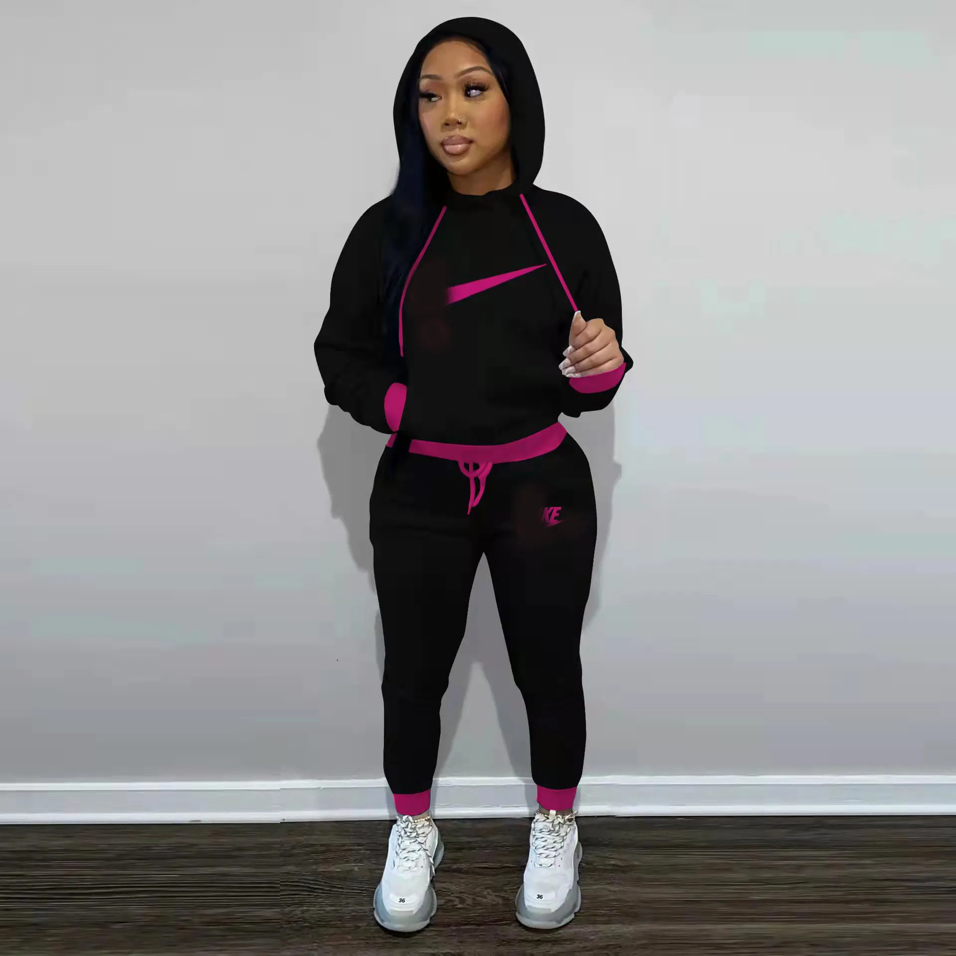 럭셔리 여성 스포츠 Tracksuits 디자이너 두 조각 세트 여성 의상 여성 바지 정장 2 조각 여름 Activewear 브랜드 캐주얼 클럽 파티 의상