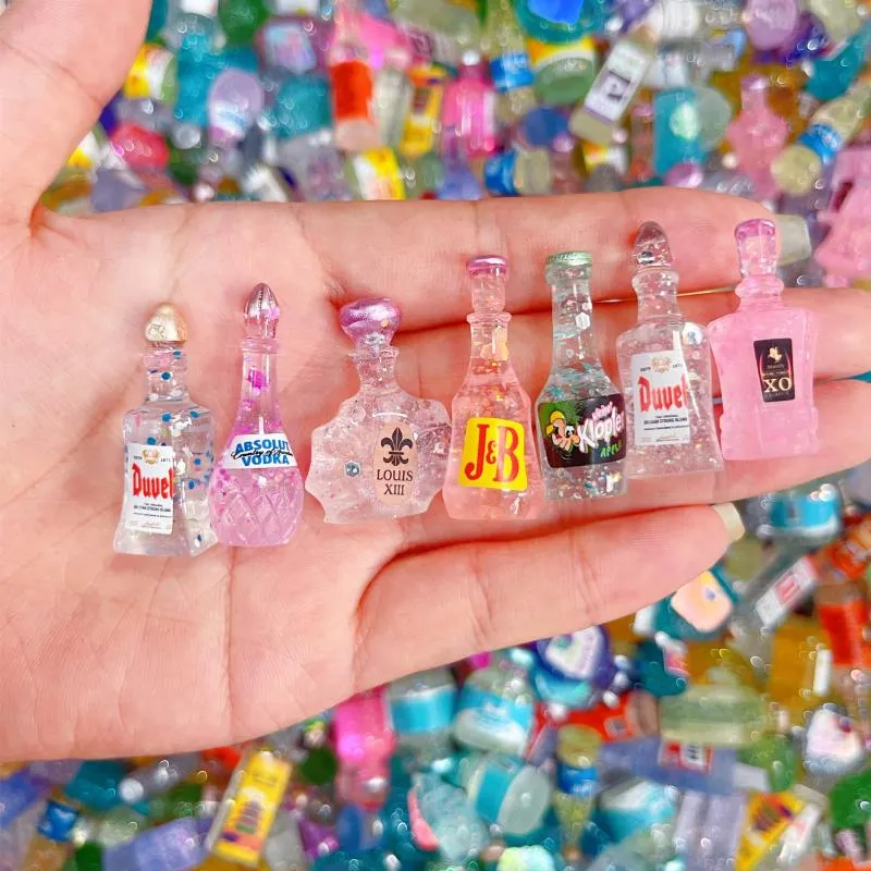 Ciondoli 10 pezzi di bevande glitter miste in bottiglia a ciondolo in resina per gioielli che producono accessori per orecchini fai -da -te crashclace decorationcharms