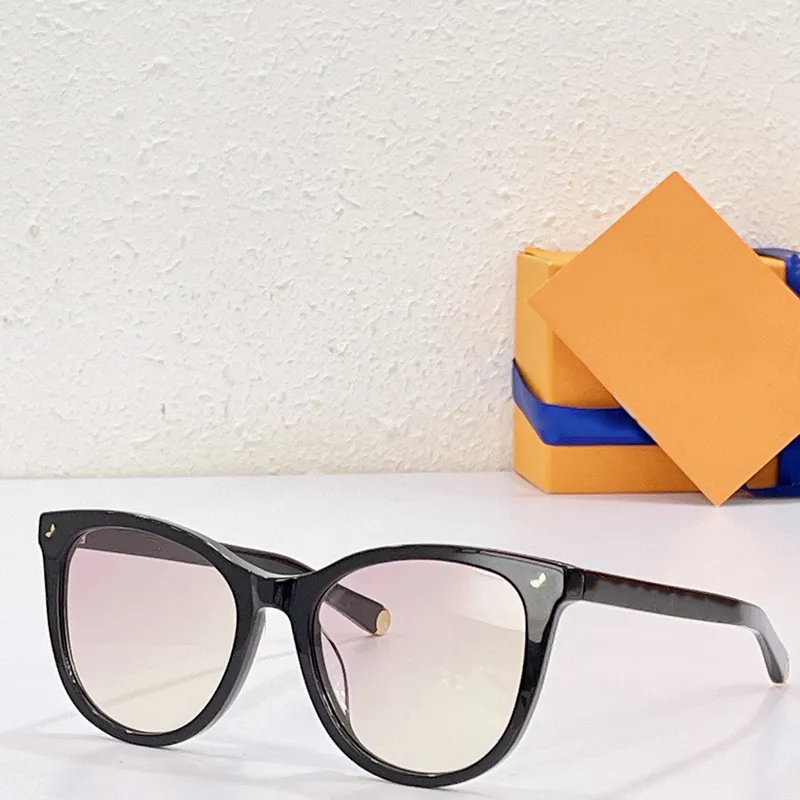 Mirrored Cat Eye Sunglasses for Women with Alloy Frame and  display picture 2