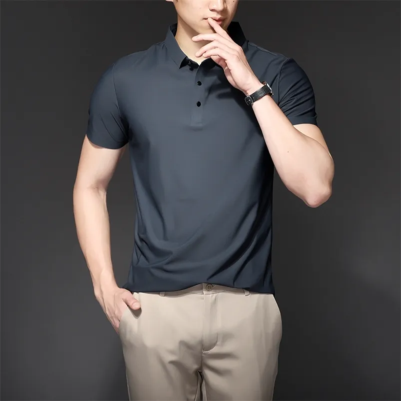 Minglu été glace soie hommes polos de luxe à manches courtes couleur unie affaires décontracté mâle hauts mode simple mince homme t-shirts 220822