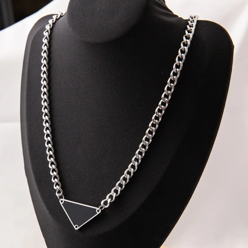 Triangle Necklace Men and Women Geometric Cuban Chain Designer Letters Fashion Pendant