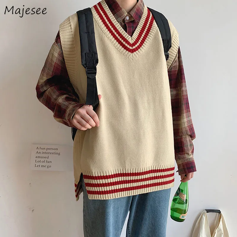 Hommes Pull Gilets Rayé Sans Manches Col En V Tricoté Shrug Ins Style Preppy Ulzzang Chic Loisirs Lâche Homme Vêtements Harajuku 220822