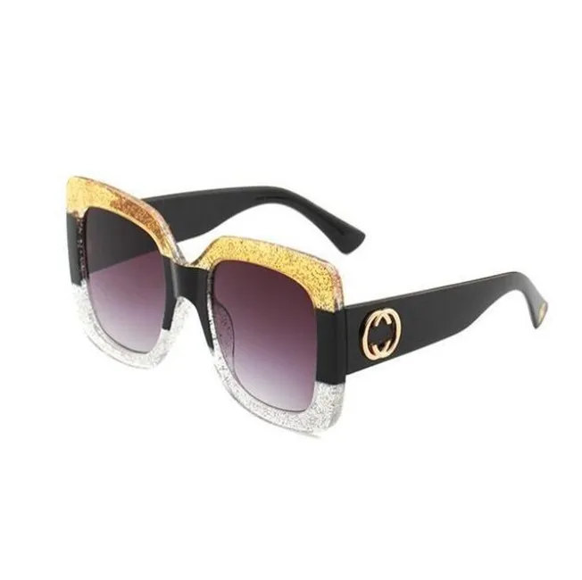 Gafas de sol de diseñador Gafas de marca tonos al aire libre PC Fashion Fashion Classic Ladies Luxury Sun Gafass Mirrors for Women