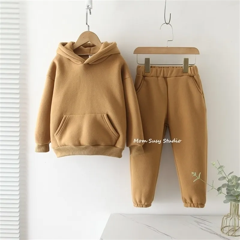 Kleding sets mama Susy Baby Girl Boy katoenkleding Hoodiejogging 2pcs Warm Fleece voering Kind Sport Loungewear Winter Spring Autumn 220826