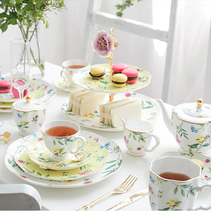 England Style Luxury Coffee and Tea Sets Bone China European Afternoon Tea Cups Set Exquisite 3-Layer Fruit Tray