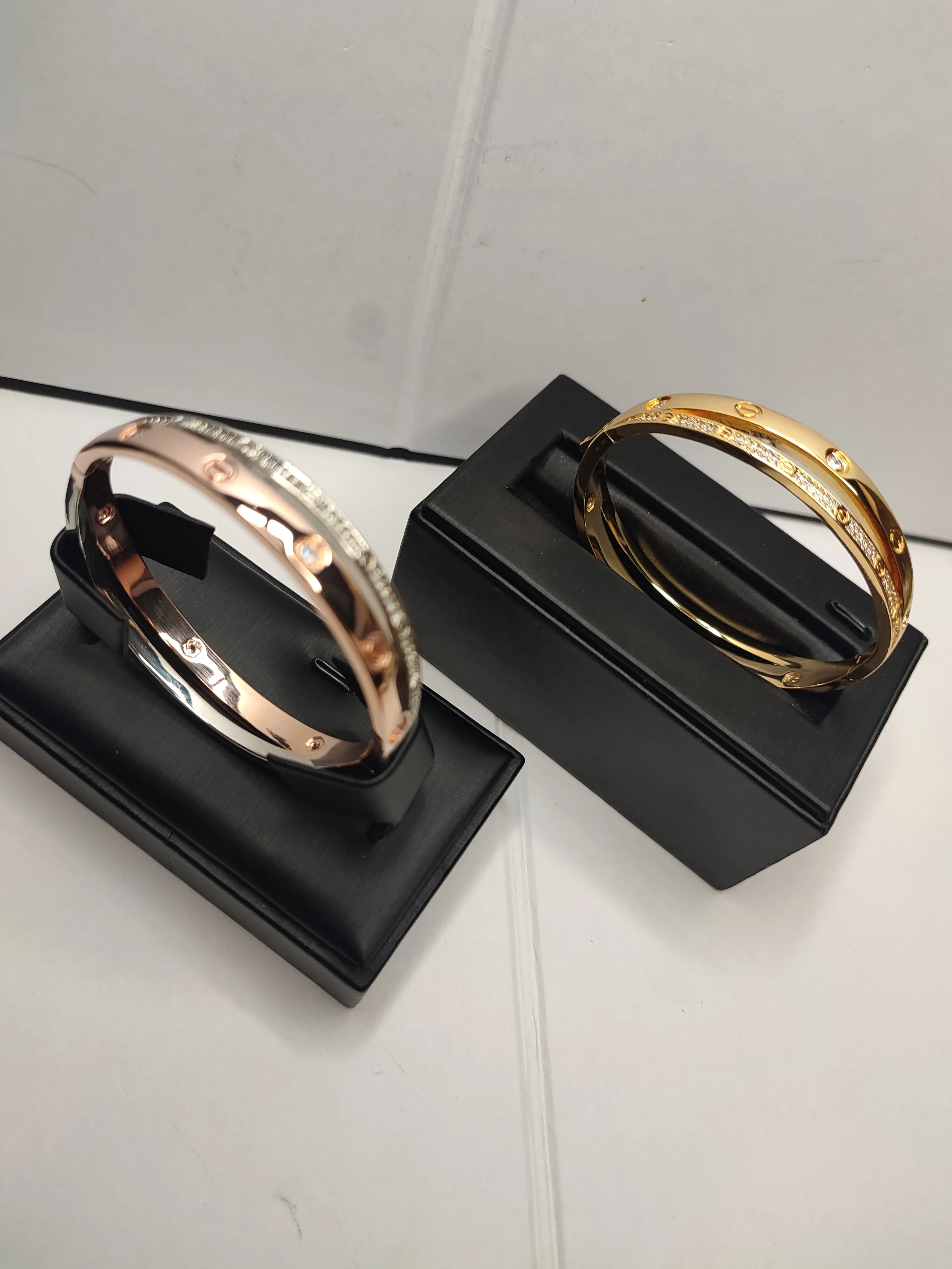 braccialetto a catena in oro da donna per le donne designer angolo d'oro due colori si sovrappongono designer di gioielli femme argento set di diamanti orologi semplici da uomo coppia bracciali gioielli