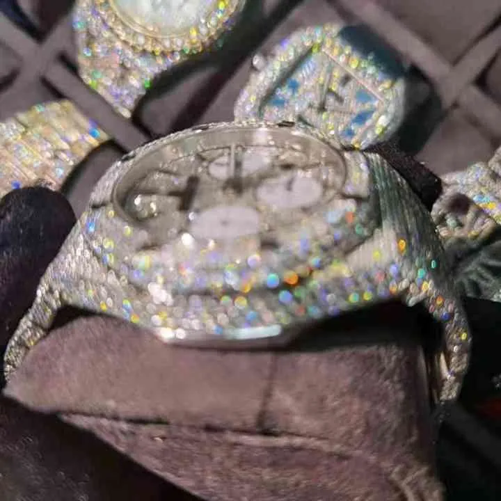 기타 시계 2023 Mosang Stone Diamond Watch 사용자 정의는 MENS의 TT를 통과 할 수 있습니다