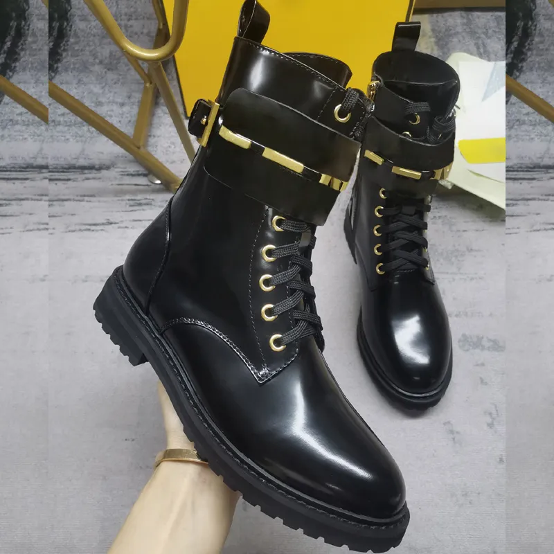 2022 Дизайнерские роскошные женские ботинки модные каблуки Martin Boots Real Leather Zipper Leater Lace Up Black White Patent Кожа с оригинальной коробкой с размером 35-42