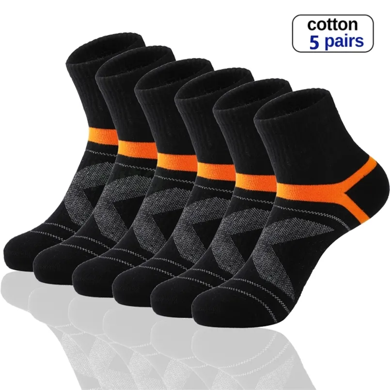Мужские носки высокого качества 5 пар хлопковые черные спортивные повседневные беги летние дышащие мужские носки Sokken Size3845 220826