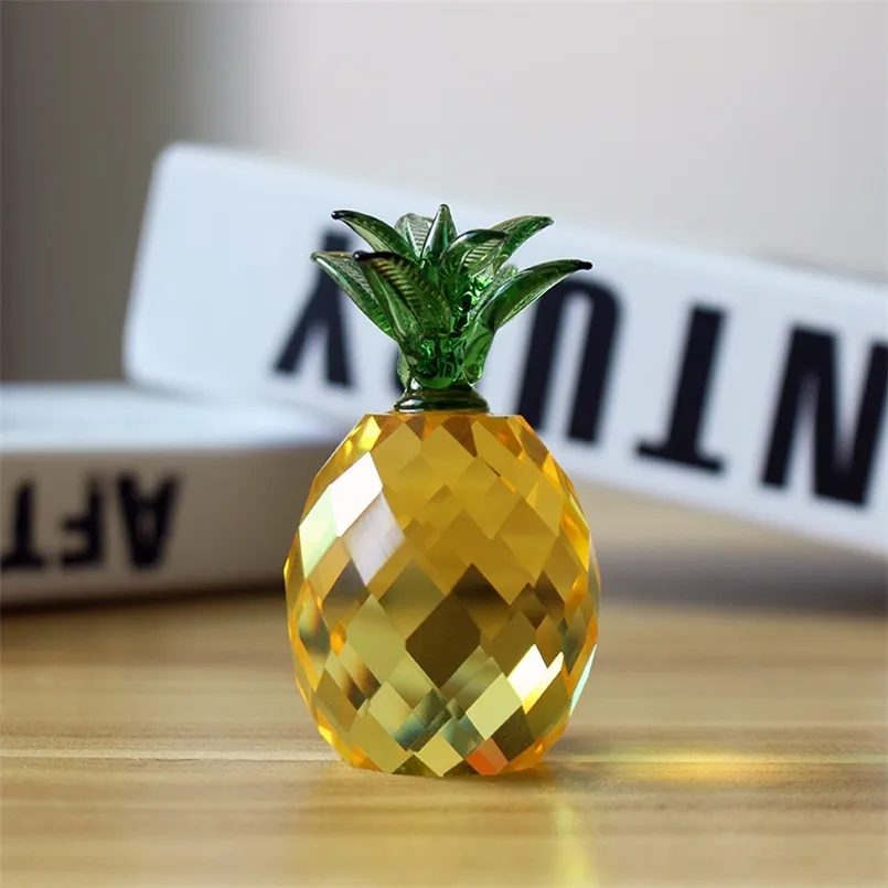 Dekorativa föremål Figurer Crystal Pineapple Fruit Glass Paperweight Office Home Decoration Party Ornament Accessory Wedding Christmas Presents 220827