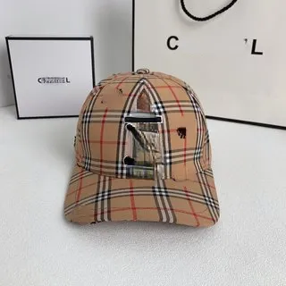 Gorras de bola en relieve Marca de moda Moda Deporte Cúpula ajustable