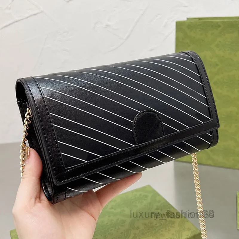Shoulder Bags Designer Crobody Chain Bag Women Clutch Handbag Flap Wallet Card Purse Leather Interior Compartment Zipper Pocket Emboed Lette