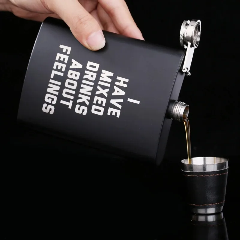 Petaca de acero inoxidable de 8oz con letras en inglés, petaca personalizada negra para exteriores, botella portátil para whisky, vino, botella de Alcohol