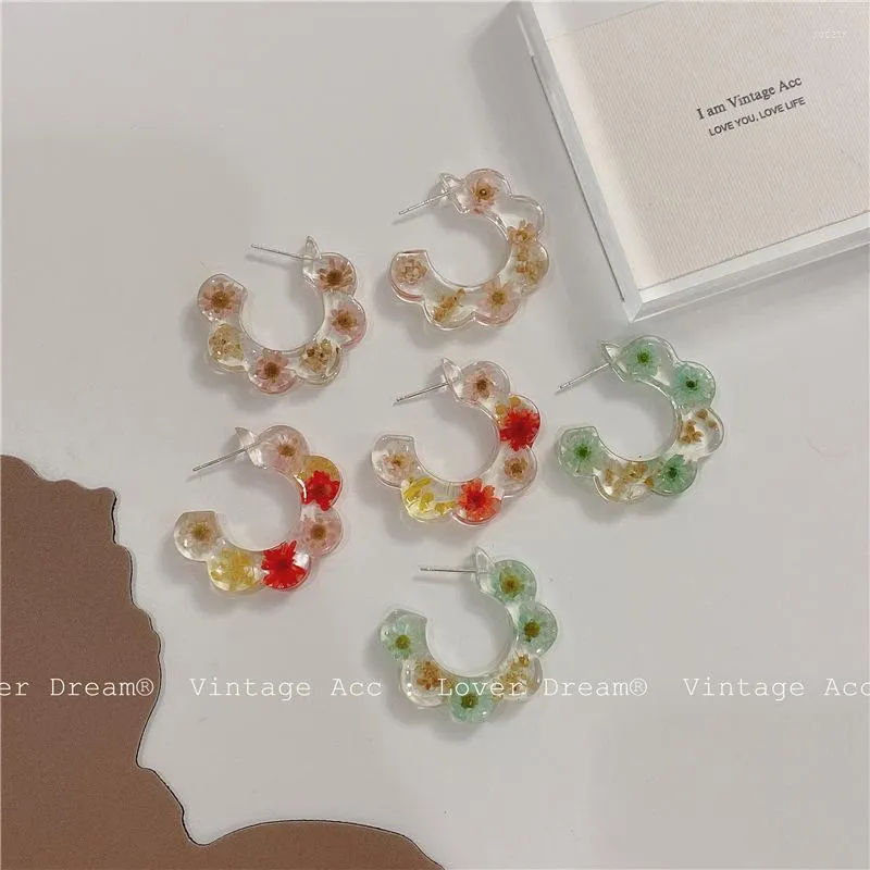 Hoop Earrings 2022 Retro Colorful Dried Flowers For Women Girls Trendy Transparent Acrylic Resin C-Shape Party Jewelry Gifts